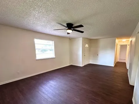 709 Baker Street Huntsville TX 77340