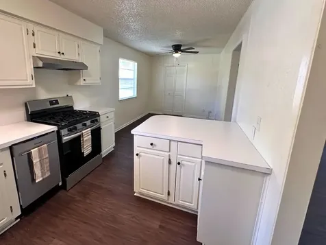 709 Baker Street Huntsville TX 77340
