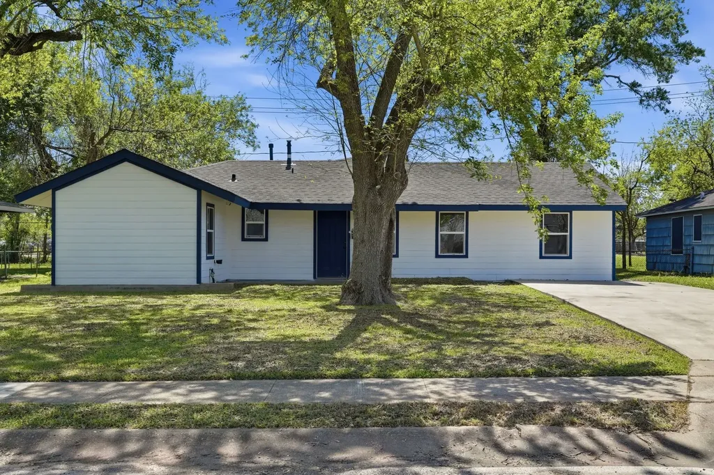 5962 Ridgeway Drive Houston TX 77033
