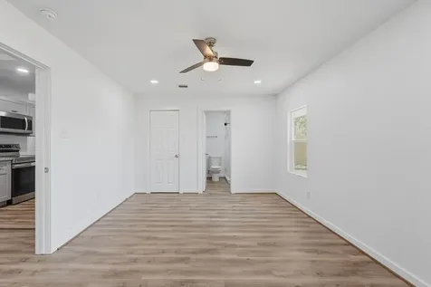5962 Ridgeway Drive Houston TX 77033