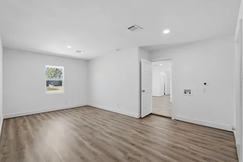 5962 Ridgeway Drive Houston TX 77033