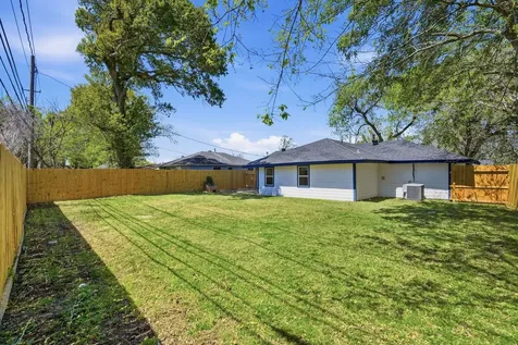 5962 Ridgeway Drive Houston TX 77033