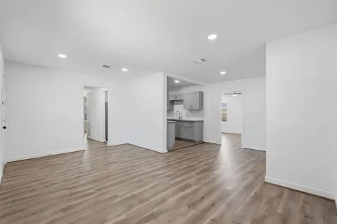 5962 Ridgeway Drive Houston TX 77033