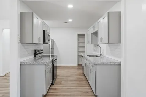 5962 Ridgeway Drive Houston TX 77033