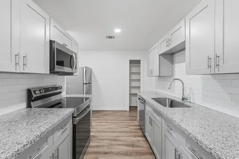 5962 Ridgeway Drive Houston TX 77033