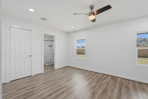 5962 Ridgeway Drive Houston TX 77033