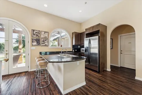 9 Rue Boerne TX 78006