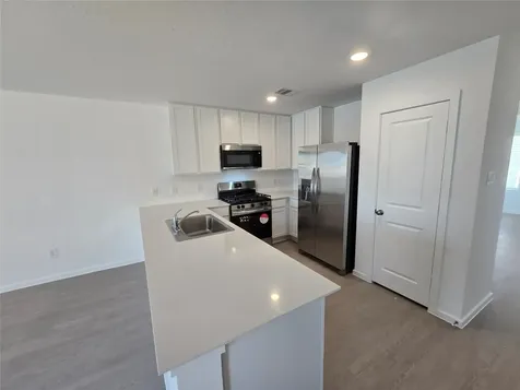 677 Maria Elena Way Cleveland TX 77327