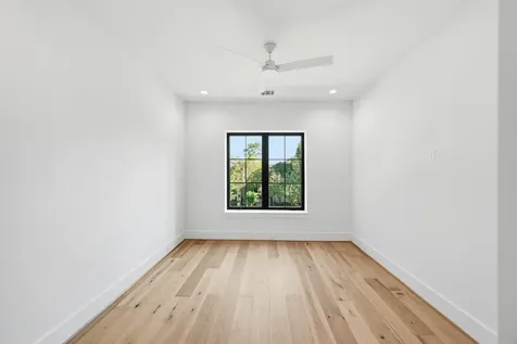 1642 Norfolk Street Houston TX 77006