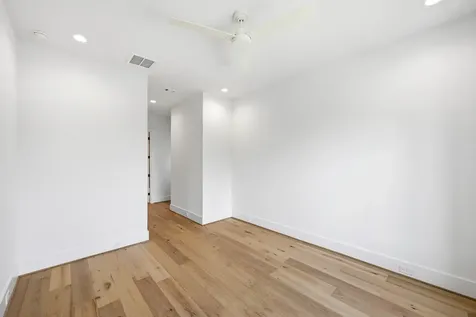 1642 Norfolk Street Houston TX 77006