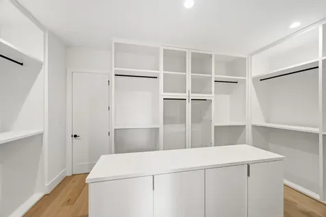 1642 Norfolk Street Houston TX 77006