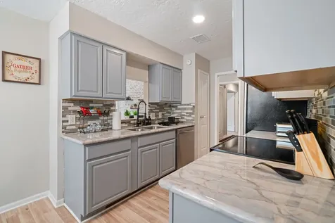 2523 Village Oak Drive Katy TX 77493