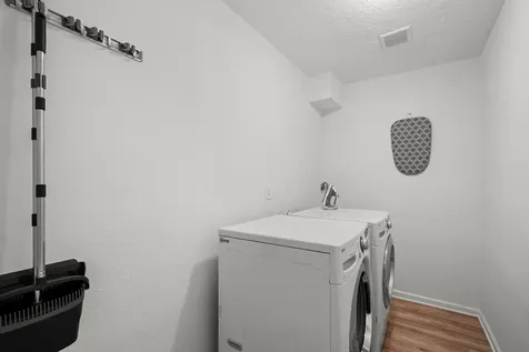 2523 Village Oak Drive Katy TX 77493