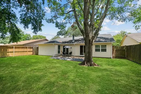 2523 Village Oak Drive Katy TX 77493