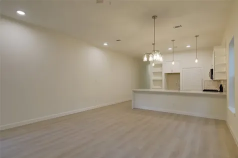957 Ringold Street Houston TX 77088