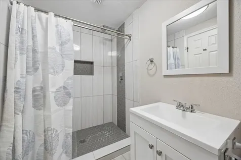 3817 Palm Street Houston TX 77004