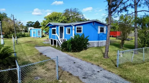 1116 6th Street San Leon TX 77539