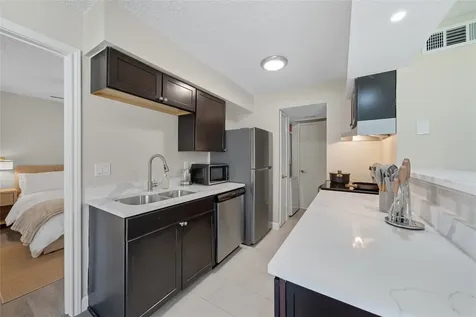 2750 Holly Hall Street 508 Houston TX 77054