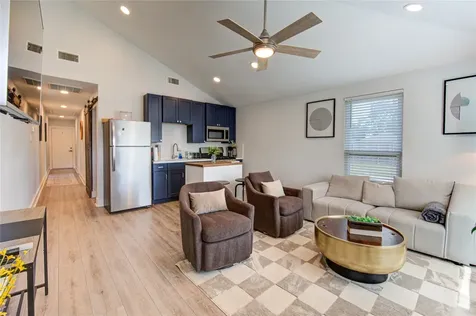 4049 Lucille Street B Houston TX 77026