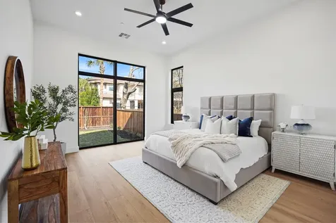 4708 Laurel Street Bellaire TX 77401