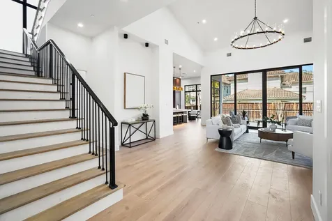 4708 Laurel Street Bellaire TX 77401