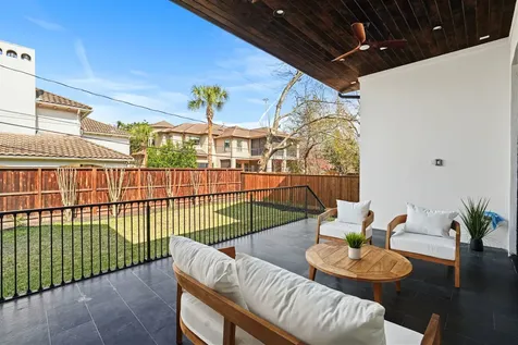 4708 Laurel Street Bellaire TX 77401