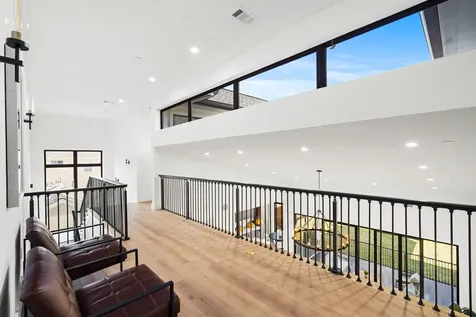 4708 Laurel Street Bellaire TX 77401