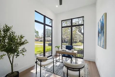 4708 Laurel Street Bellaire TX 77401