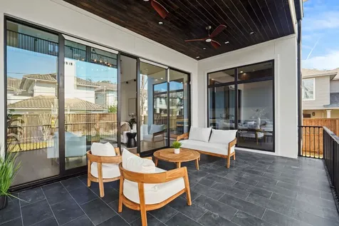 4708 Laurel Street Bellaire TX 77401