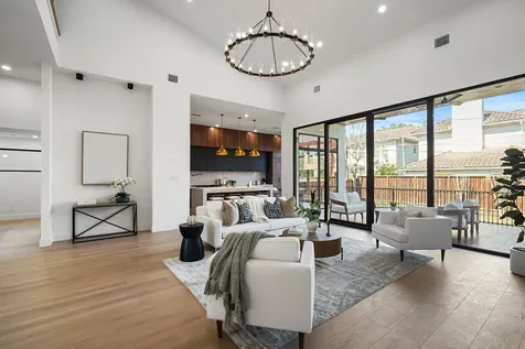 4708 Laurel Street Bellaire TX 77401