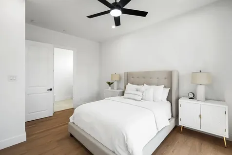 4708 Laurel Street Bellaire TX 77401