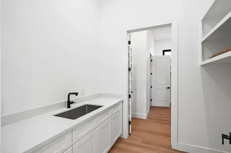 4708 Laurel Street Bellaire TX 77401