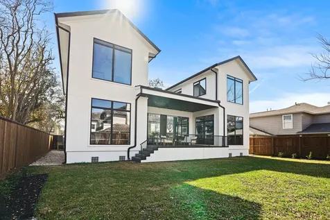 4708 Laurel Street Bellaire TX 77401