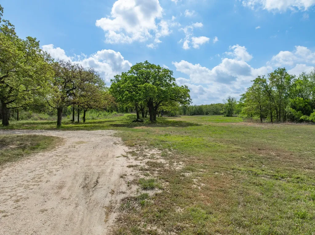 488 Wood Street Axtell TX 76624