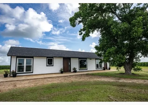 1737 County Road 425 Clemville TX 77414