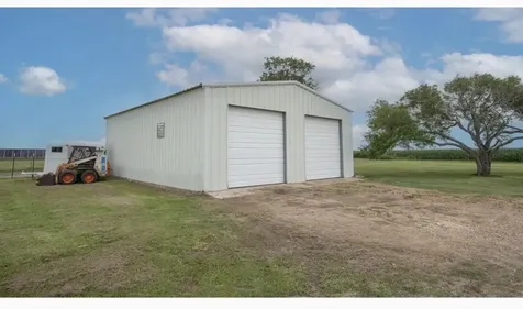 1737 County Road 425 Clemville TX 77414