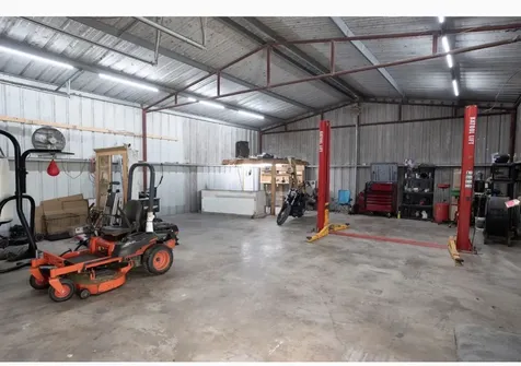 1737 County Road 425 Clemville TX 77414