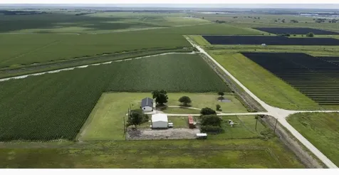 1737 County Road 425 Clemville TX 77414