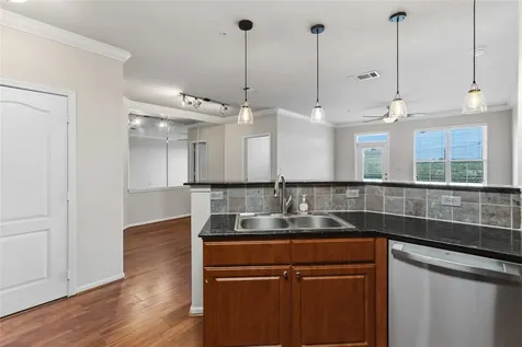 1711 Old Spanish Trail 207 Houston TX 77054