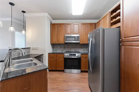 1711 Old Spanish Trail 207 Houston TX 77054