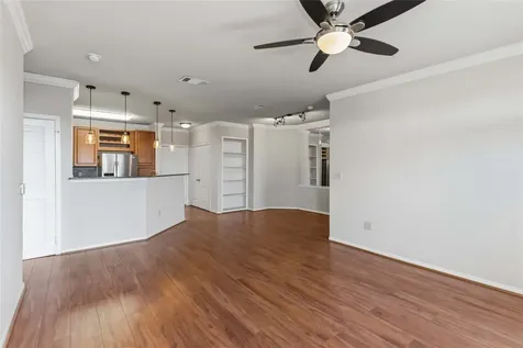 1711 Old Spanish Trail 207 Houston TX 77054