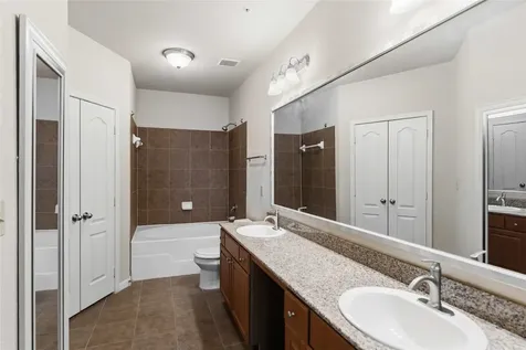1711 Old Spanish Trail 207 Houston TX 77054