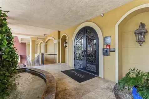 1711 Old Spanish Trail 207 Houston TX 77054