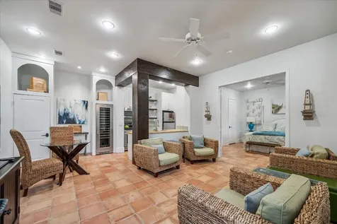 838 Ashland Street Houston TX 77007