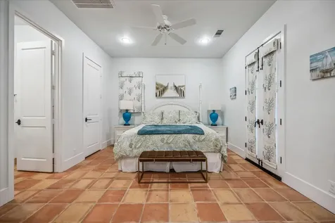 838 Ashland Street Houston TX 77007