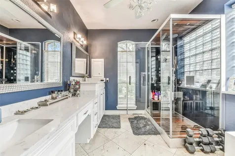2403 N Lake Front Drive League City TX 77573