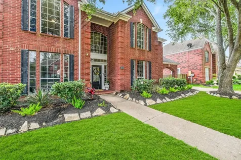 2403 N Lake Front Drive League City TX 77573
