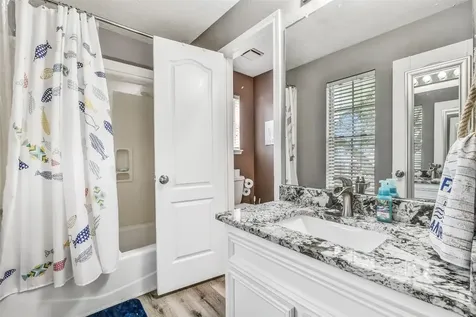 2403 N Lake Front Drive League City TX 77573