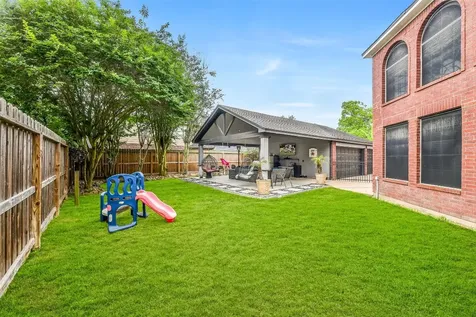 2403 N Lake Front Drive League City TX 77573