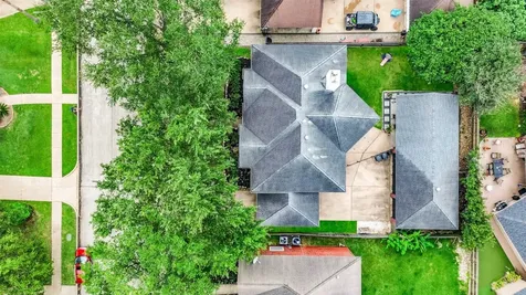 2403 N Lake Front Drive League City TX 77573